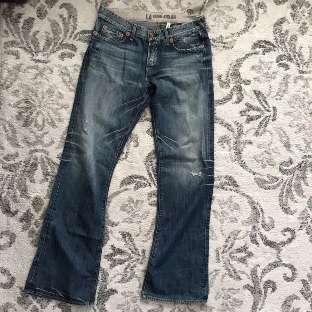Men’s Distressed Jeans